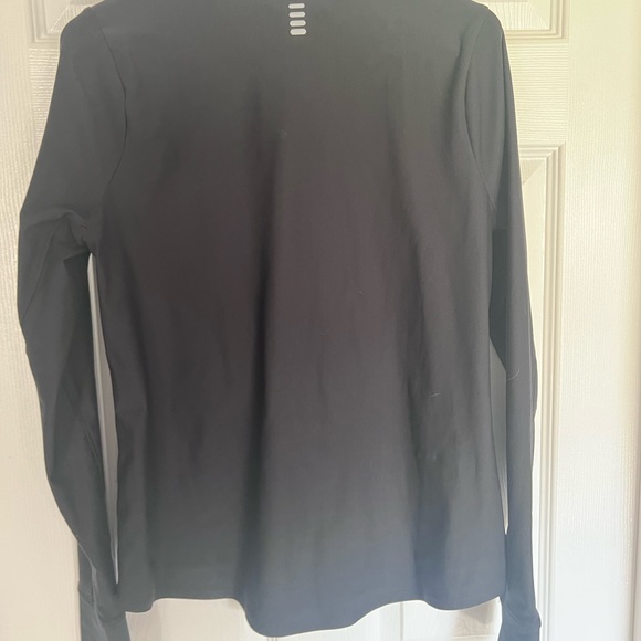 Women's UA Qualifier Run 2.0 ½ Zip Under Black Armour size Medium - Picture 8 of 10